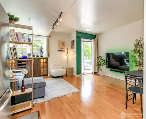 76 Cedar Street Seattle WA 98121