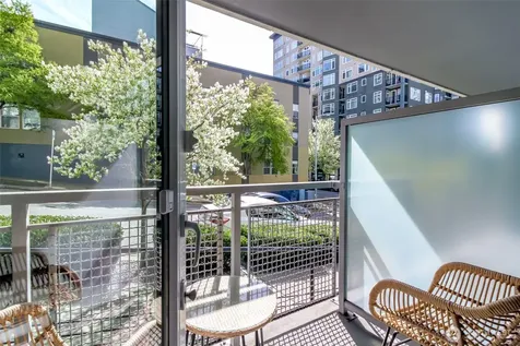 76 Cedar Street Seattle WA 98121