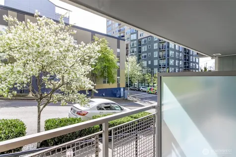 76 Cedar Street Seattle WA 98121
