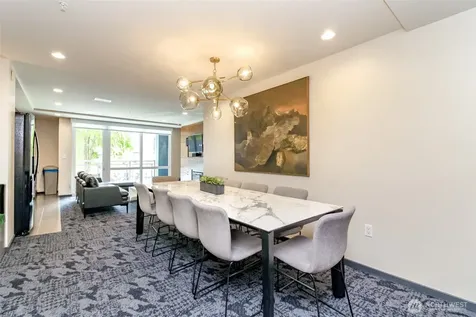 76 Cedar Street Seattle WA 98121