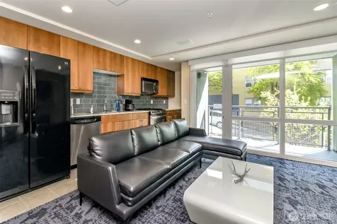 76 Cedar Street Seattle WA 98121