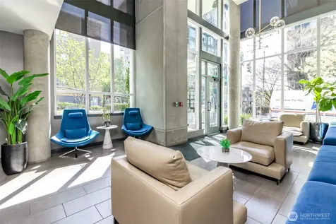 76 Cedar Street Seattle WA 98121