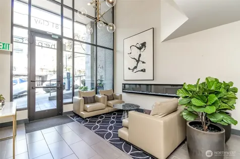 76 Cedar Street Seattle WA 98121