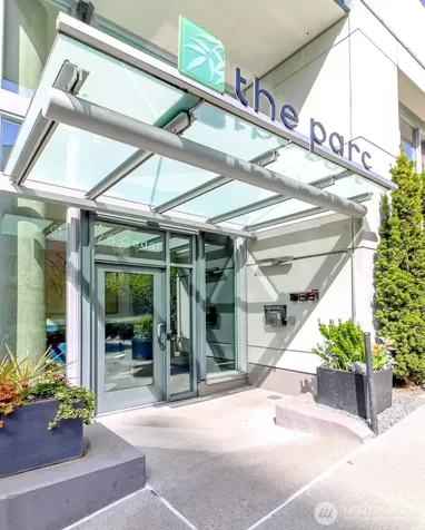 76 Cedar Street Seattle WA 98121