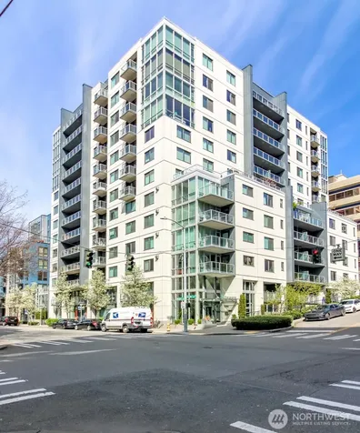 76 Cedar Street Seattle WA 98121