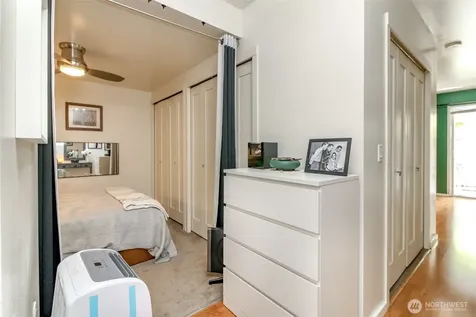 76 Cedar Street Seattle WA 98121