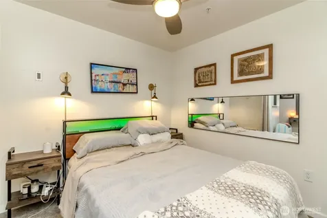 76 Cedar Street Seattle WA 98121