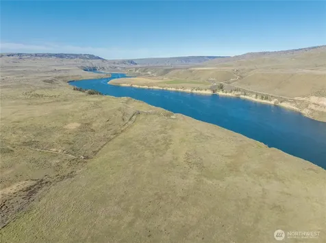 1163 Strahl Canyon Road Grand Coulee WA 99133
