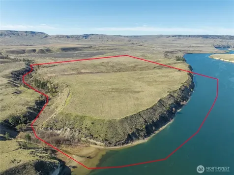 1163 Strahl Canyon Road Grand Coulee WA 99133