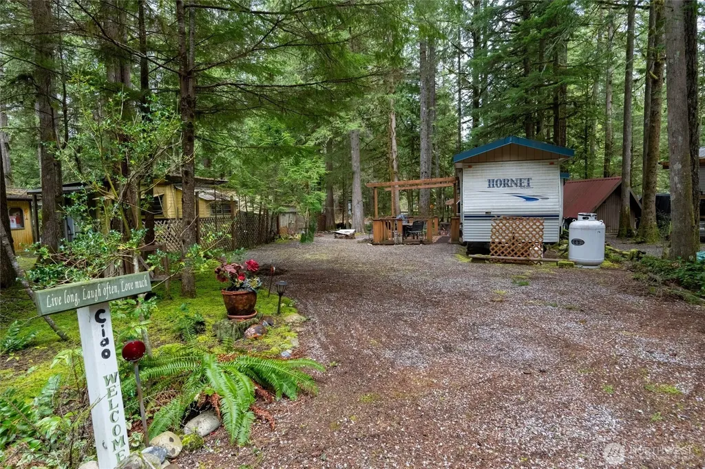 2 Schinn Canyon Circle Deming WA 98244