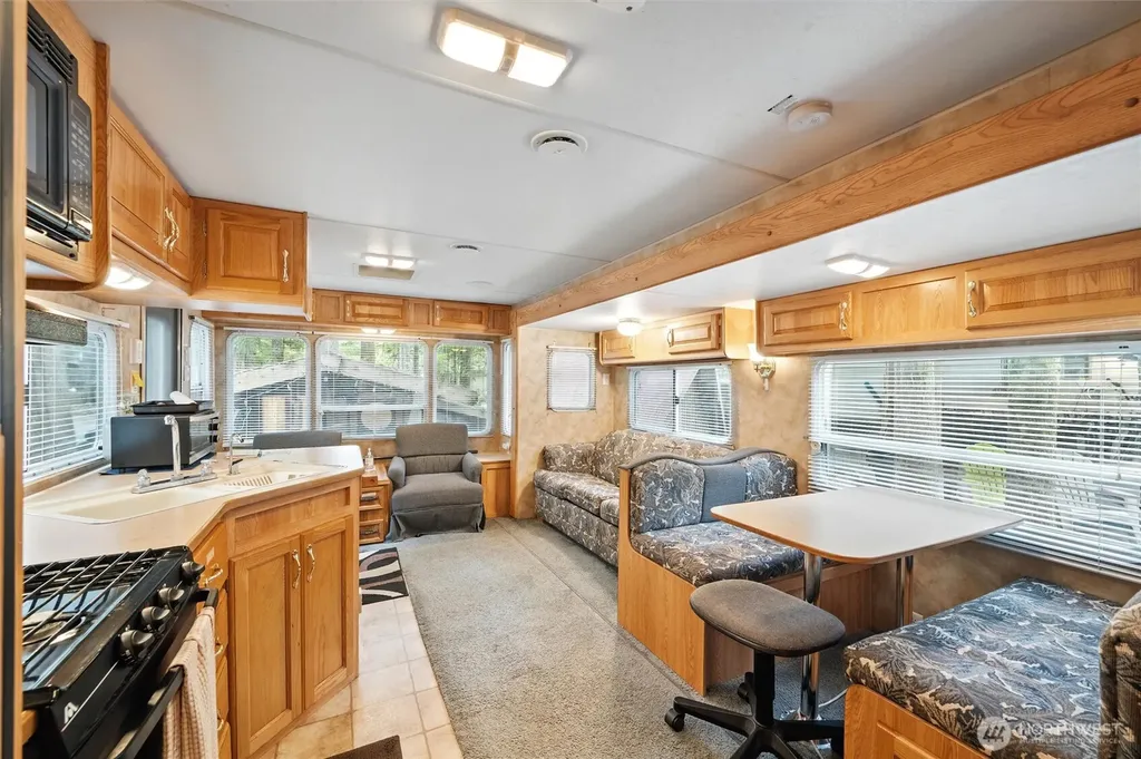 2 Schinn Canyon Circle Deming WA 98244