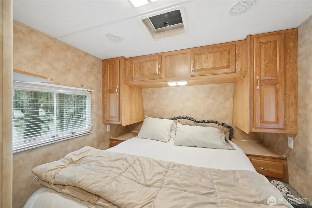 2 Schinn Canyon Circle Deming WA 98244