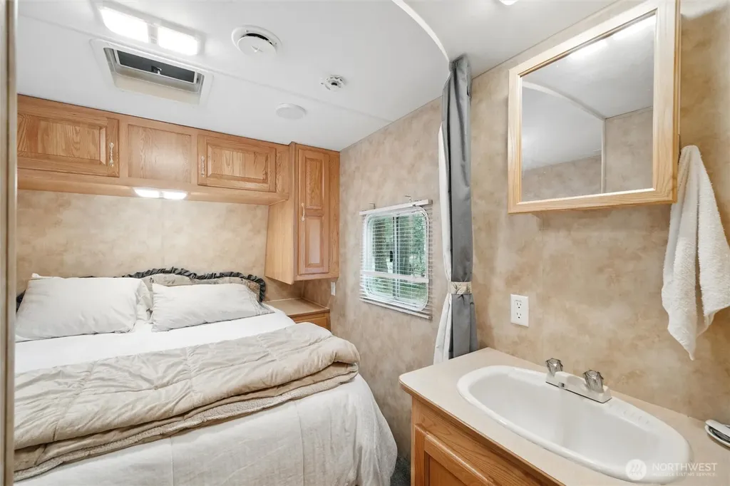 2 Schinn Canyon Circle Deming WA 98244