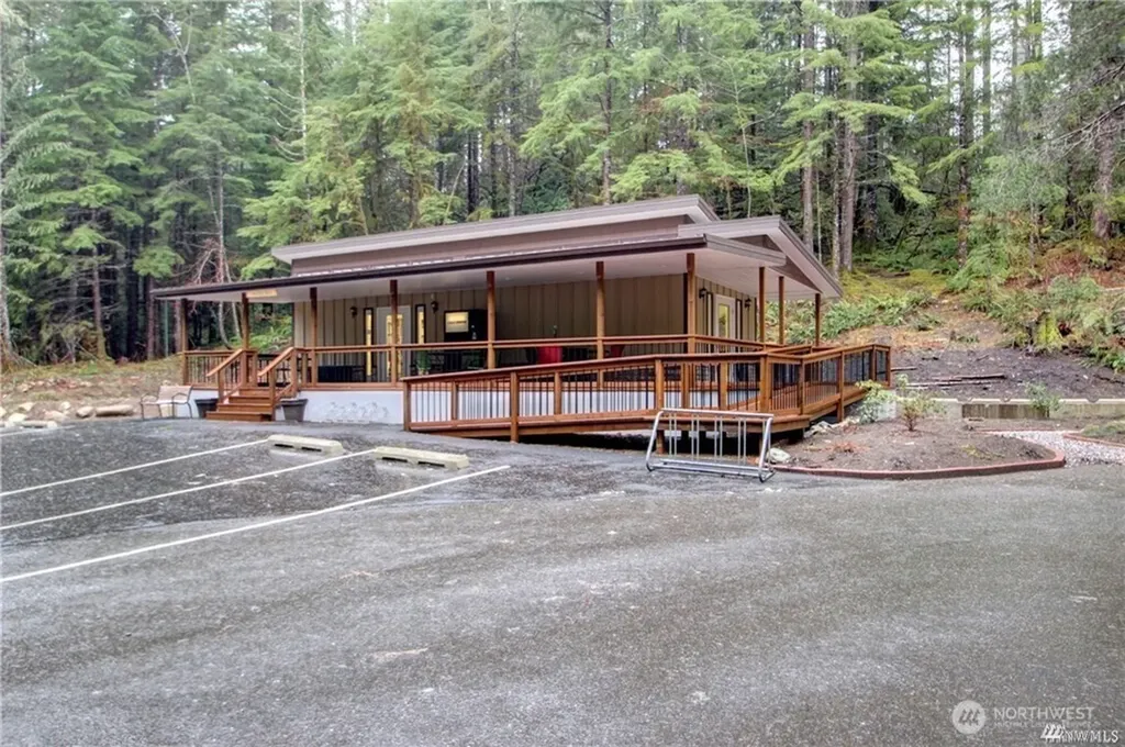 2 Schinn Canyon Circle Deming WA 98244