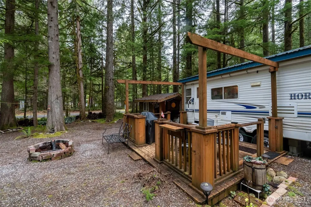 2 Schinn Canyon Circle Deming WA 98244