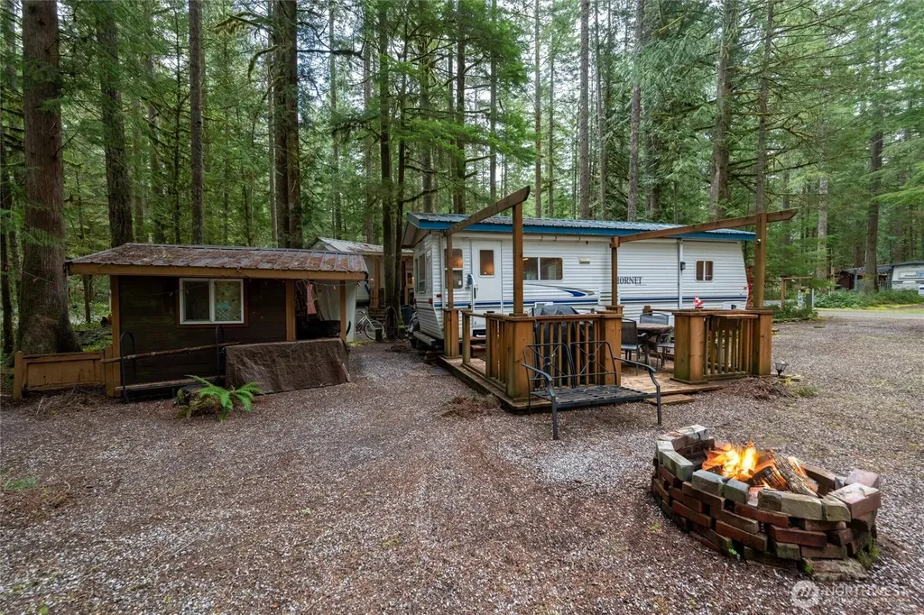 2 Schinn Canyon Circle Deming WA 98244