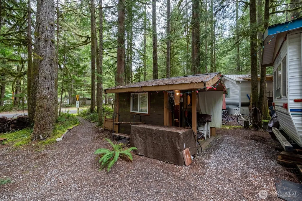 2 Schinn Canyon Circle Deming WA 98244