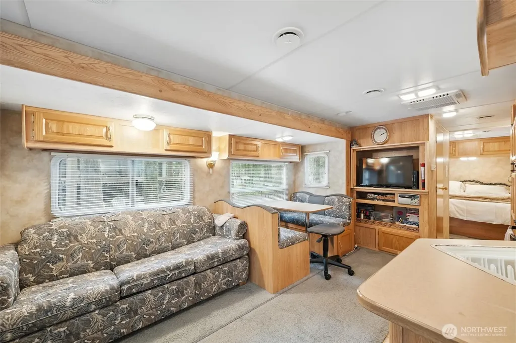 2 Schinn Canyon Circle Deming WA 98244