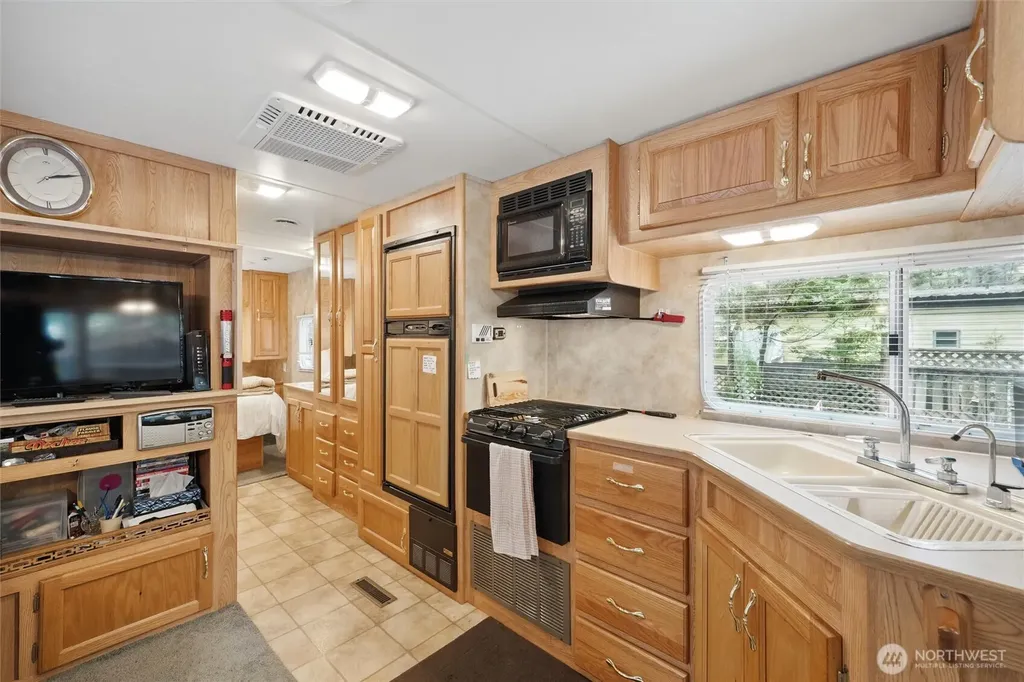 2 Schinn Canyon Circle Deming WA 98244