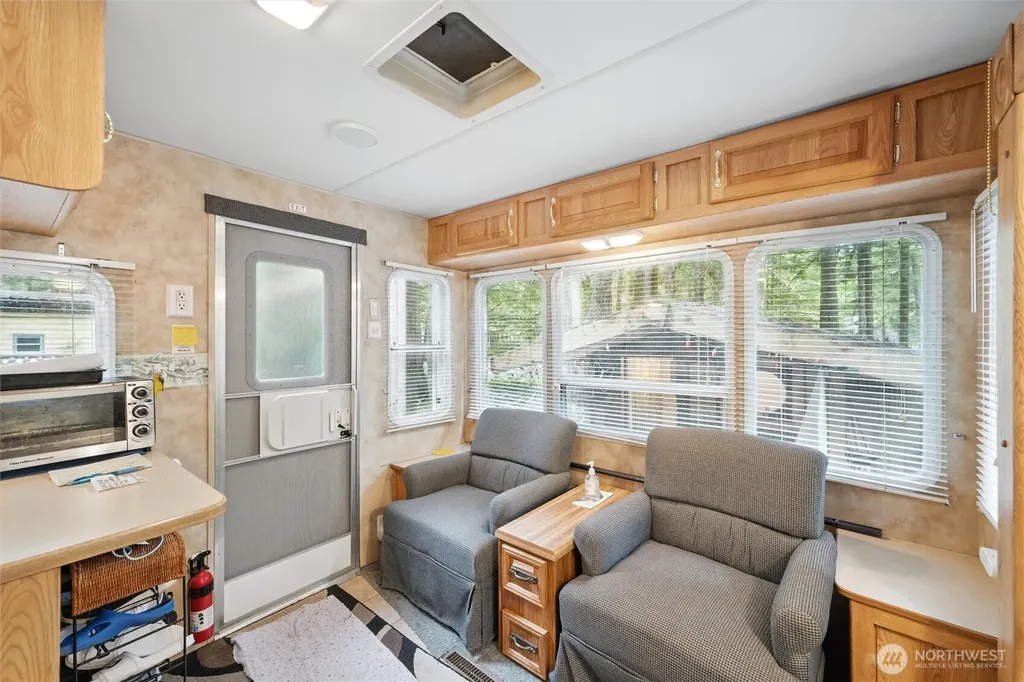 2 Schinn Canyon Circle Deming WA 98244