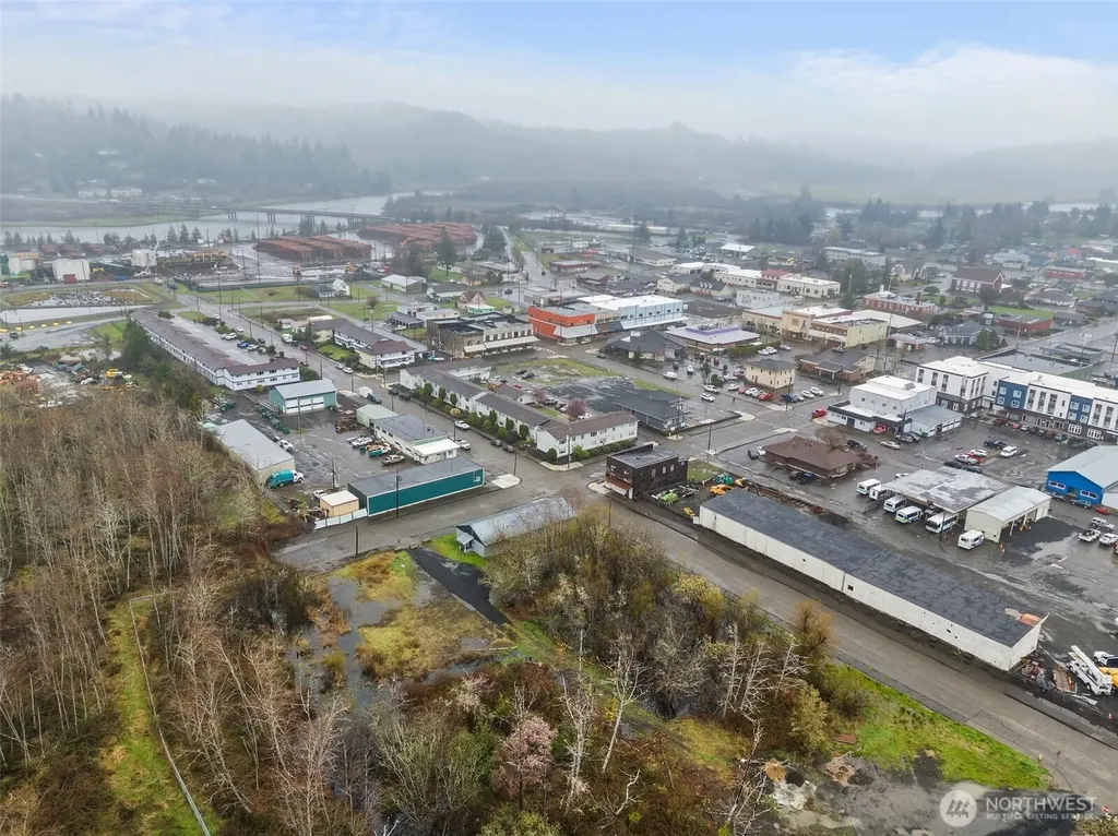 124 Commercial Street Raymond WA 98577