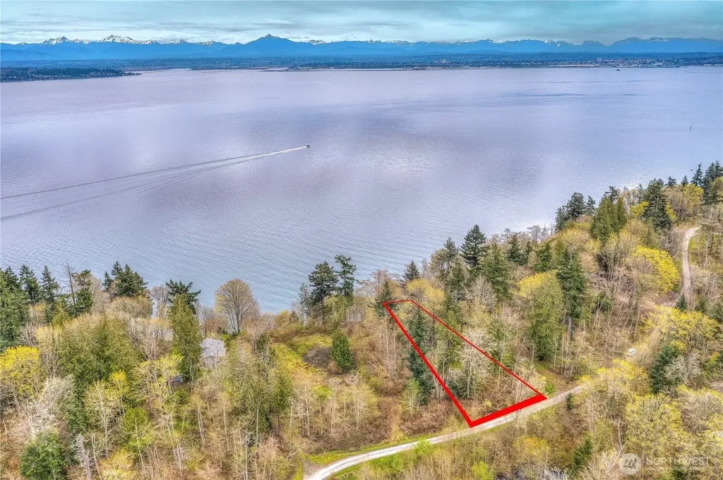 29 Beach Way Hat Island WA 98206