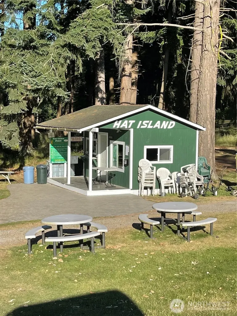 29 Beach Way Hat Island WA 98206