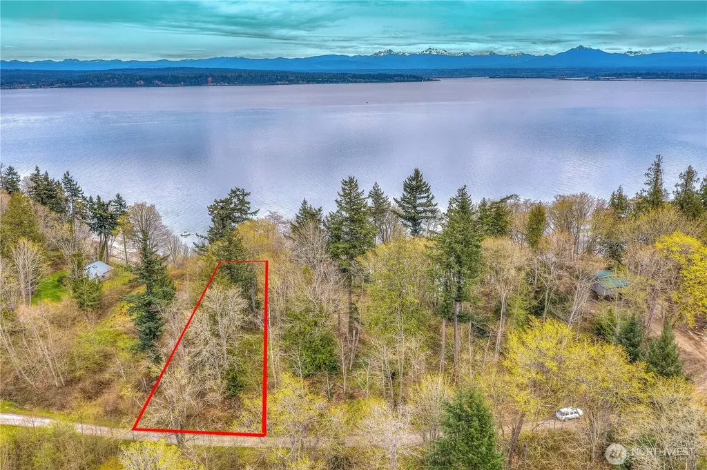 29 Beach Way Hat Island WA 98206