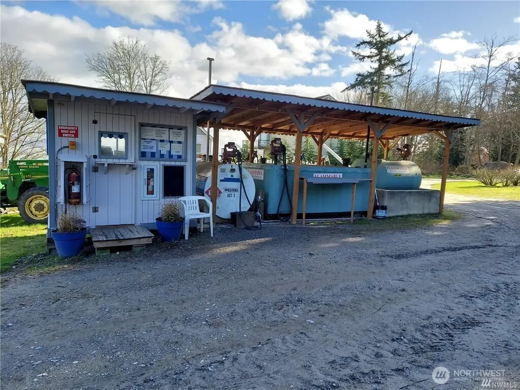 29 Beach Way Hat Island WA 98206