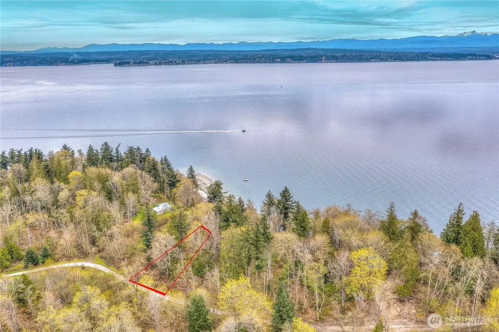 29 Beach Way Hat Island WA 98206