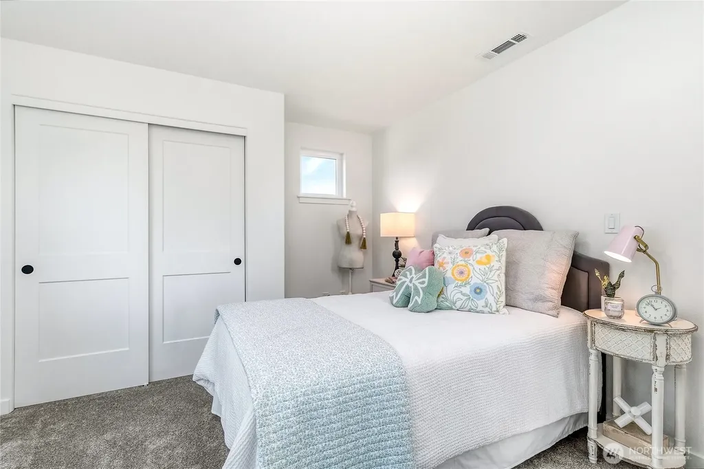 1021 SE Garrison Village Way College Place WA 99324