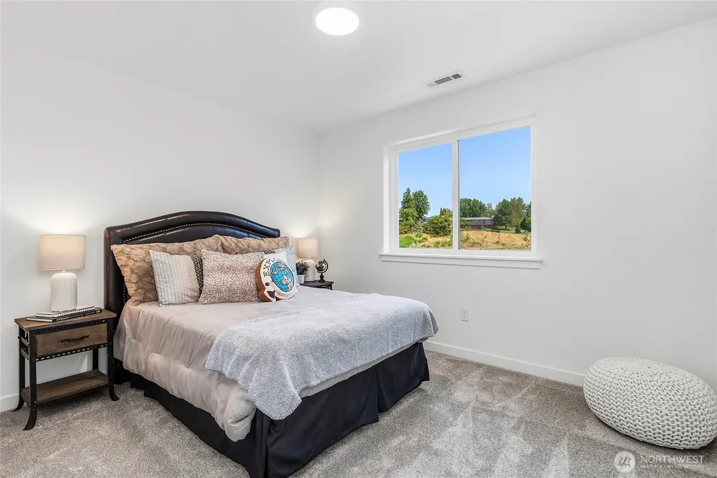 1021 SE Garrison Village Way College Place WA 99324