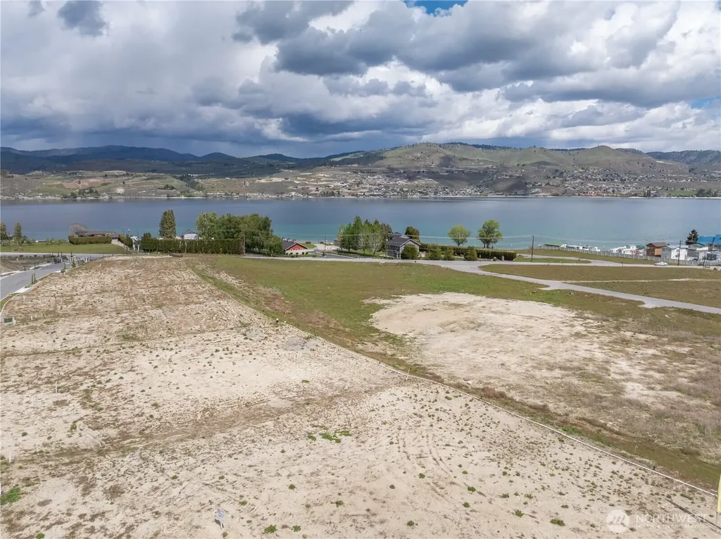 144 Loretta Lane Chelan WA 98816