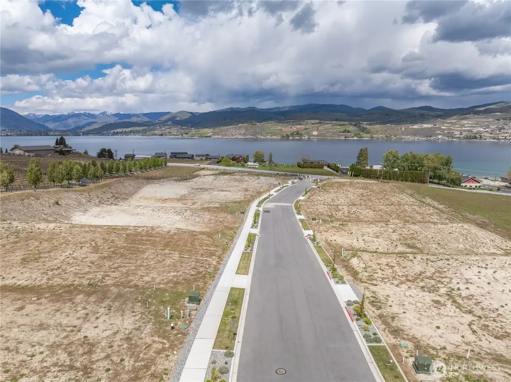 144 Loretta Lane Chelan WA 98816