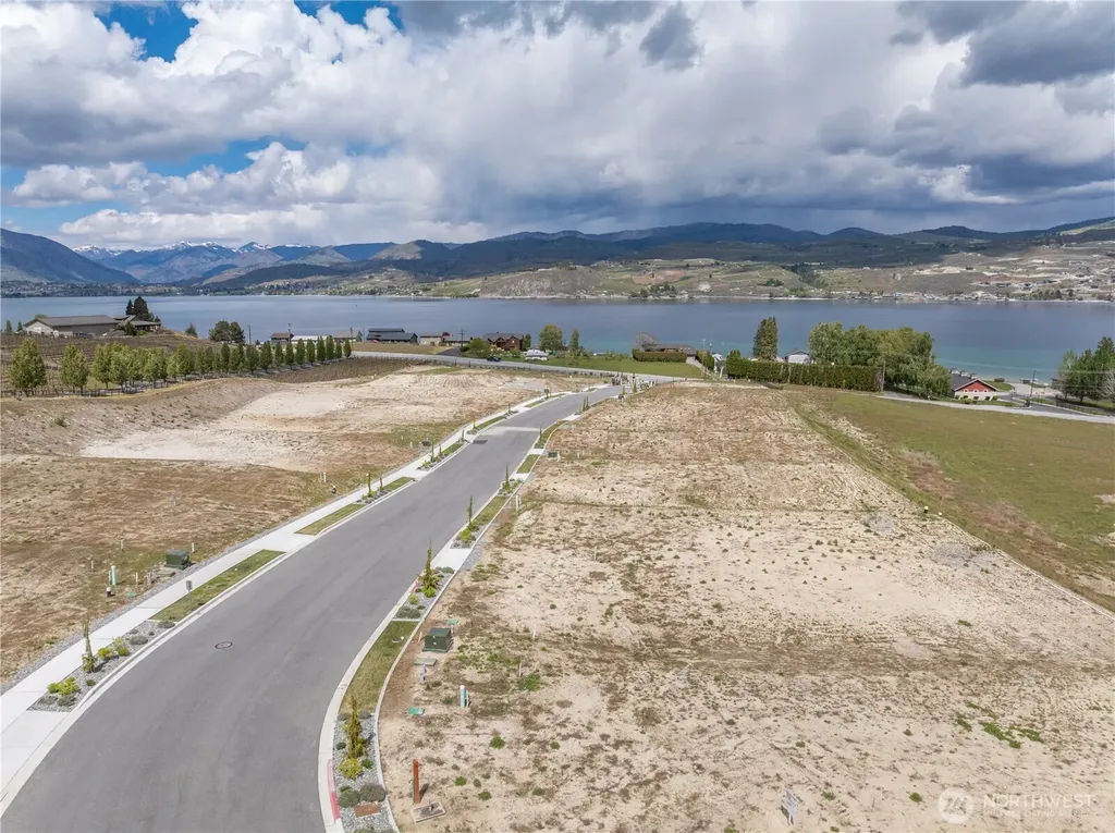 90 Loretta Lane Chelan WA 98816