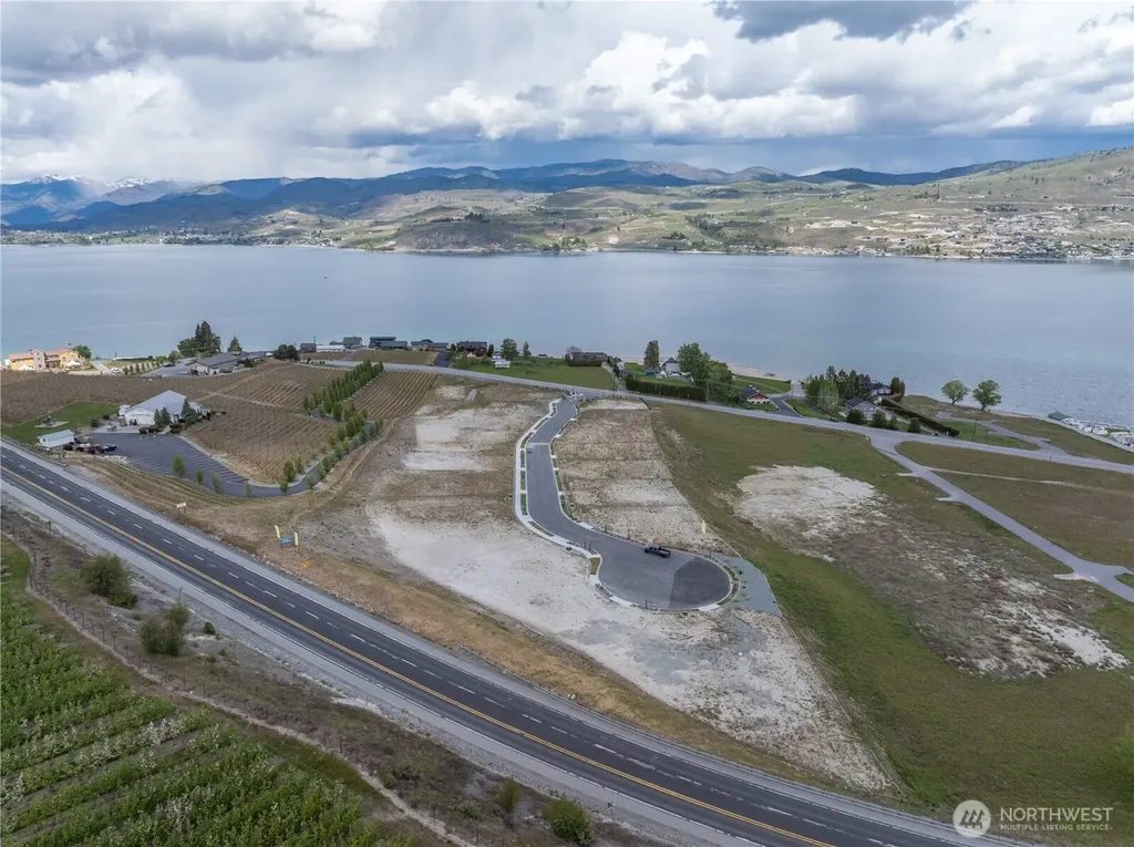 90 Loretta Lane Chelan WA 98816