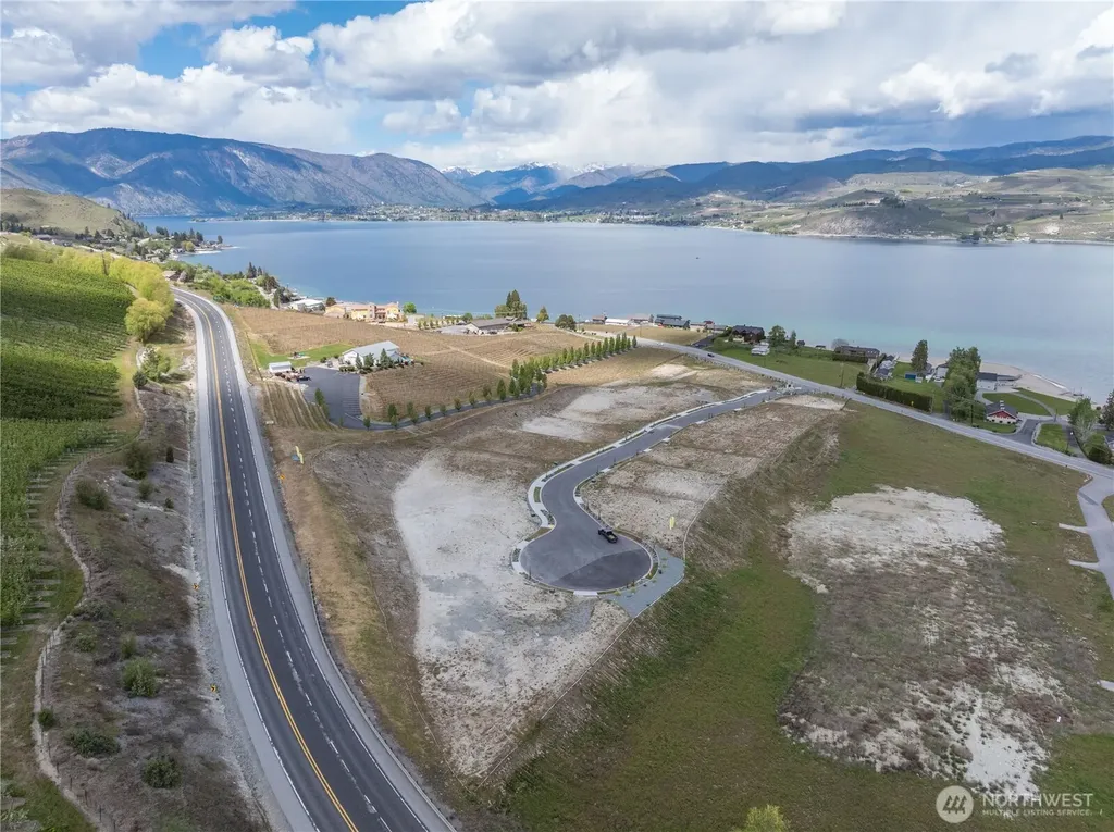 90 Loretta Lane Chelan WA 98816
