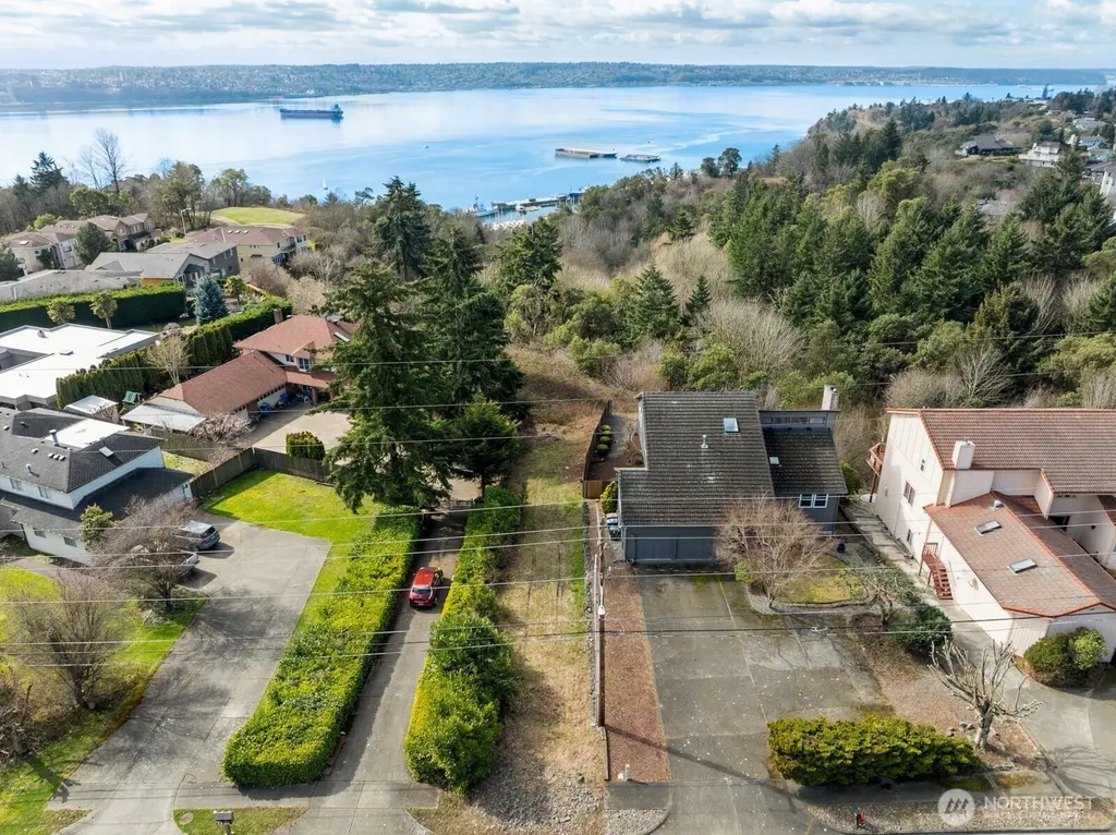 3810 Browns Point Boulevard NE Tacoma WA 98422