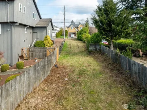 3810 Browns Point Boulevard NE Tacoma WA 98422