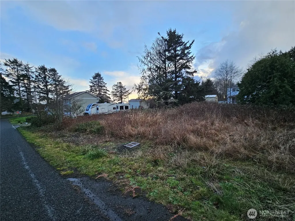 19 N 3rd Street Pacific Beach WA 98571