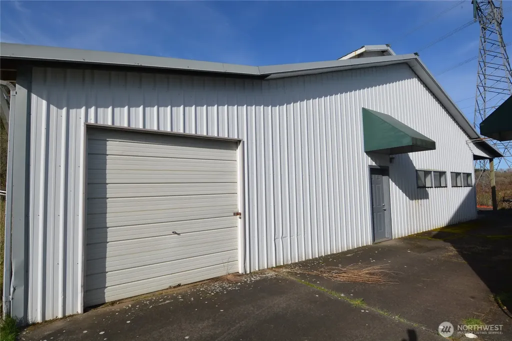 1397 State Route 506 Vader WA 98593