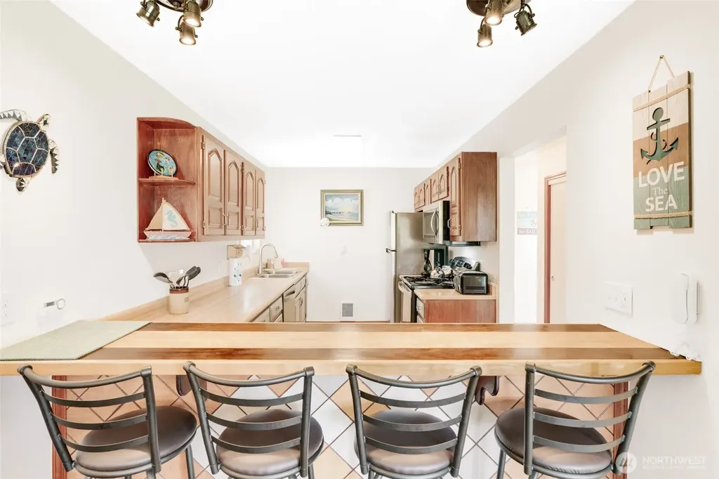 210 NW 26th Street Long Beach WA 98631