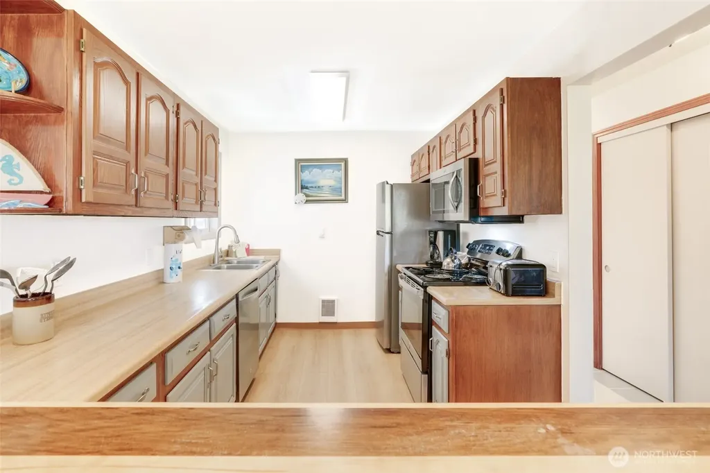 210 NW 26th Street Long Beach WA 98631