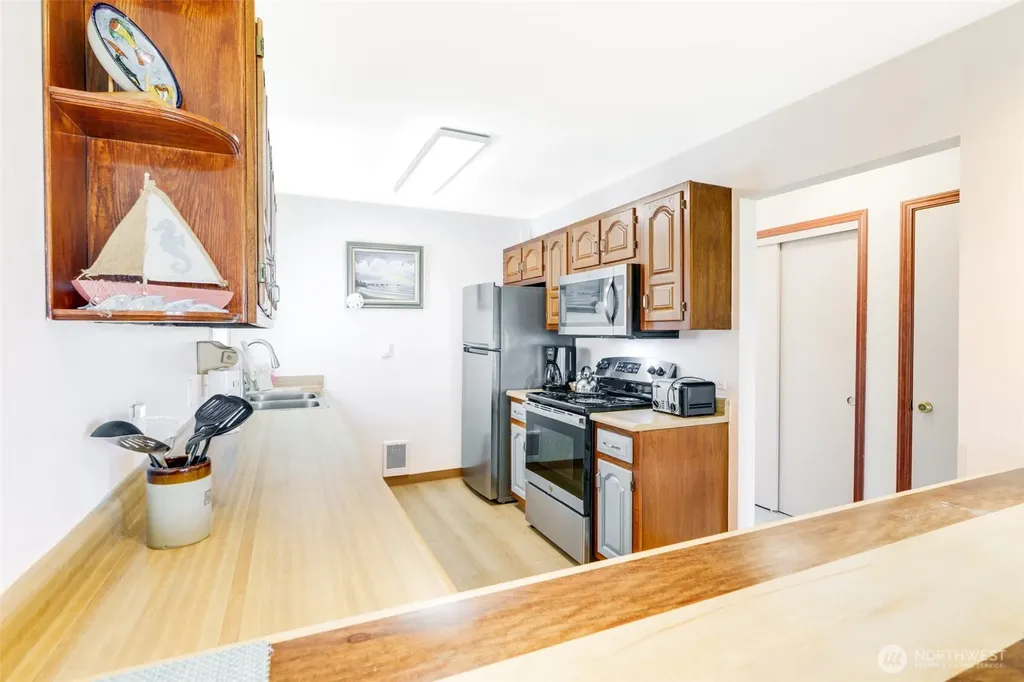 210 NW 26th Street Long Beach WA 98631