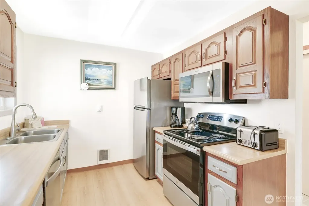 210 NW 26th Street Long Beach WA 98631