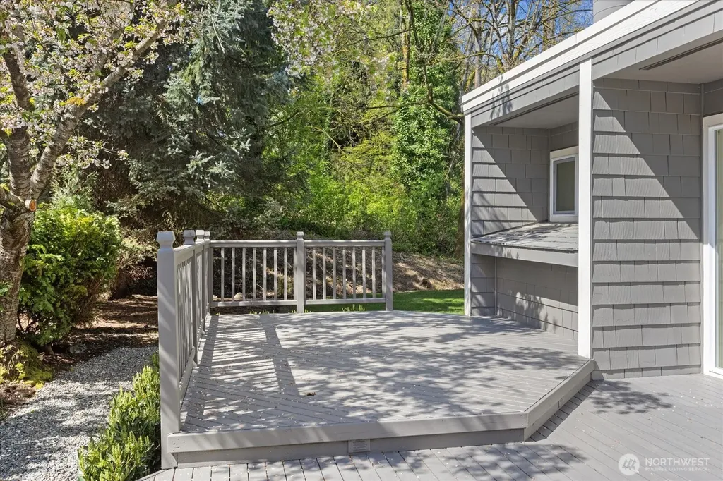 1825 112th Avenue NE Bellevue WA 98004