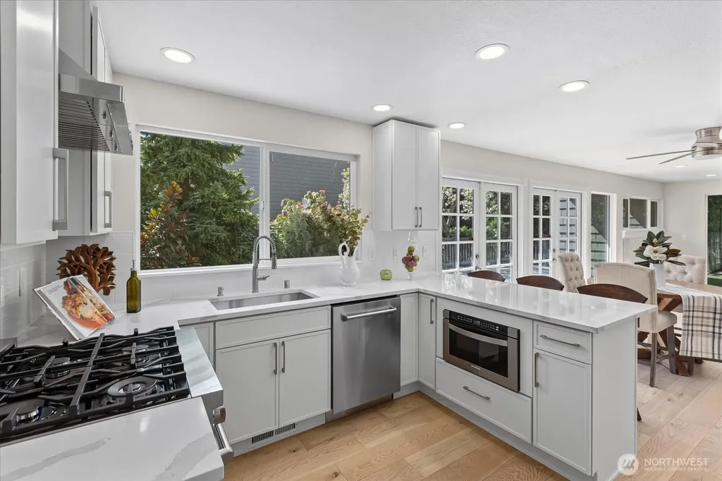 1825 112th Avenue NE Bellevue WA 98004