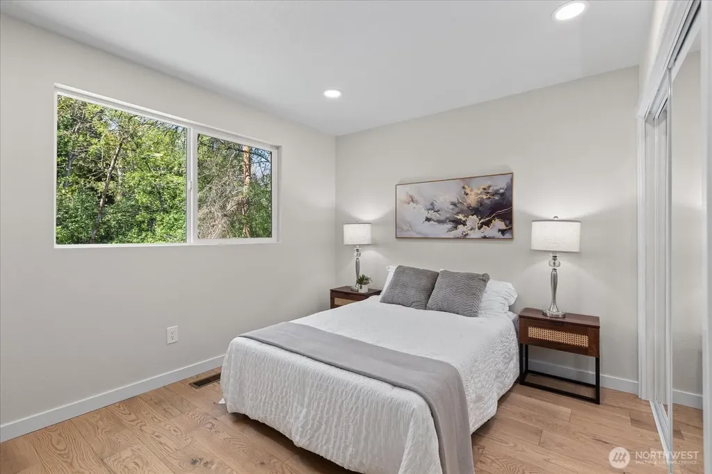 1825 112th Avenue NE Bellevue WA 98004