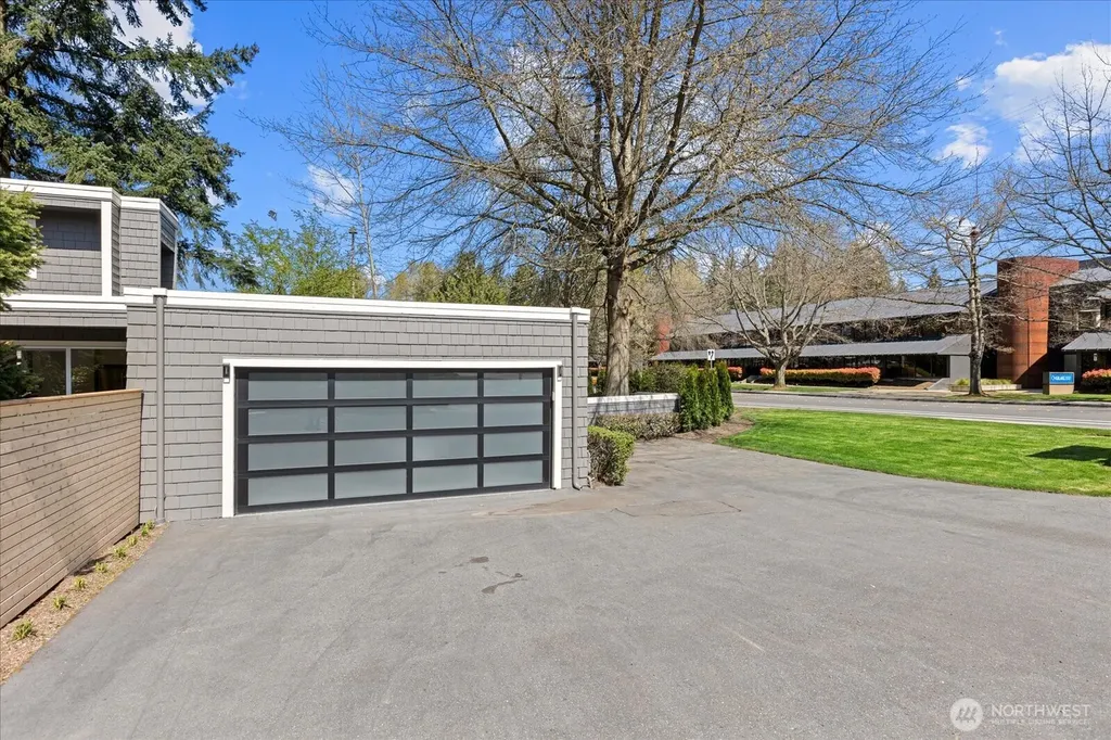 1825 112th Avenue NE Bellevue WA 98004