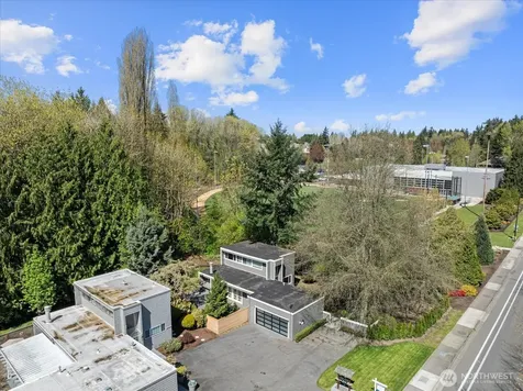 1825 112th Avenue NE Bellevue WA 98004